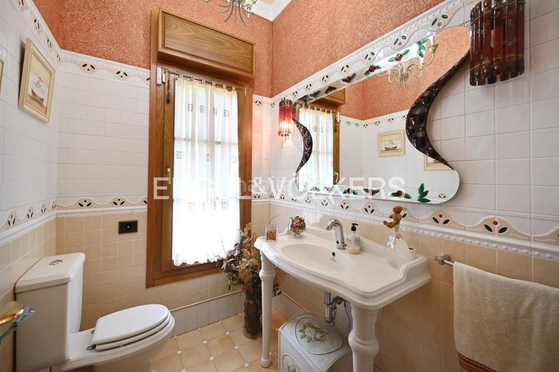 Foto 760d97e4-0a2f-4780-ba4a-efed904432b2. Haus mit heizung parking in Arnuero