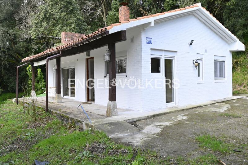 Foto 5c13bc18-d16e-412d-aeca-5be1403e00c0. Casa casita encantadora con acceso privado al río en cubas en Ribamontán al Monte