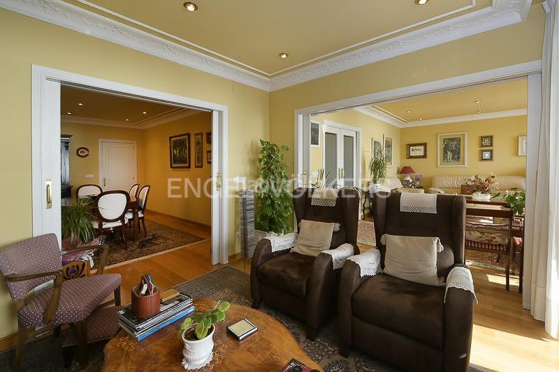 Foto b1290ea4-2007-4b4a-9118-9162466e5e33. Apartamento piso exclusivo con magníficas vistas en castelar en Santander