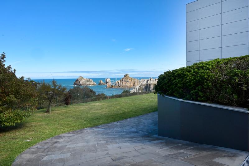 Foto 47412568-8fae-4468-9f04-a509779a4a87. Casa gran propiedad vanguardista junto al mar en Liencres Piélagos