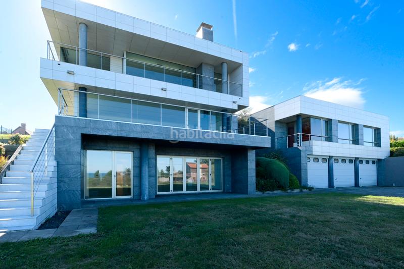 Foto db10acbc-7a2e-4f8f-b322-0bdd39ba9491. Casa gran propiedad vanguardista junto al mar en Liencres Piélagos