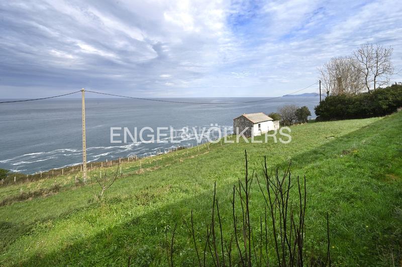 Foto 278fc5c2-691e-4ed4-828b-f0d0af2605ed. Terreno residencial excepcional oportunidad de inversión primera línea de costa en Castro - Urdiales