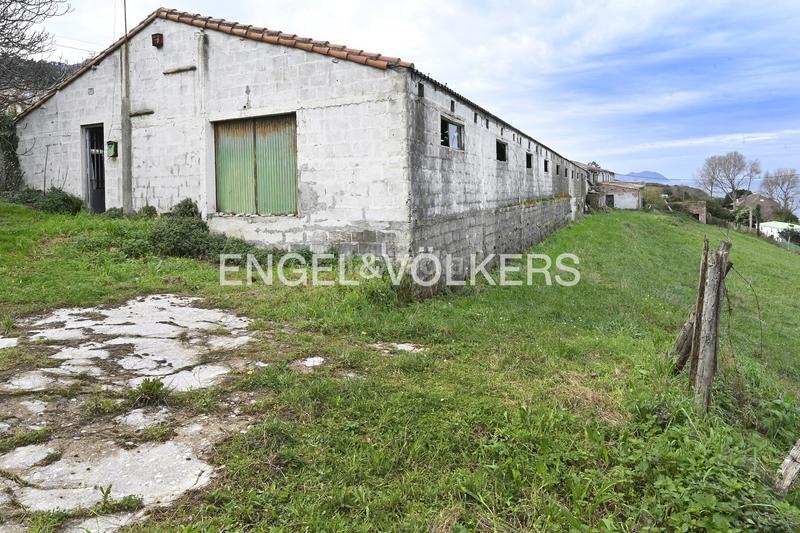 Foto 2e2bc9ac-b9b7-476b-a40c-7f18a9130d76. Terreno residencial excepcional oportunidad de inversión primera línea de costa en Castro - Urdiales
