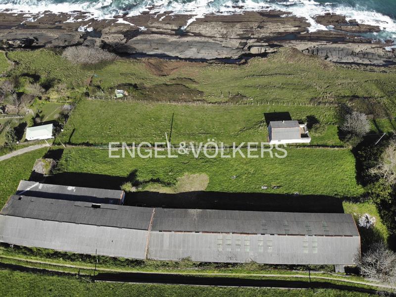 Foto 55414419-4bff-4ba3-8ee1-cdeb24988a23. Terreno residencial excepcional oportunidad de inversión primera línea de costa en Castro - Urdiales