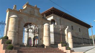 Masia  Barrio beranga. Hotel a estrenar en beranga. palacio los corros