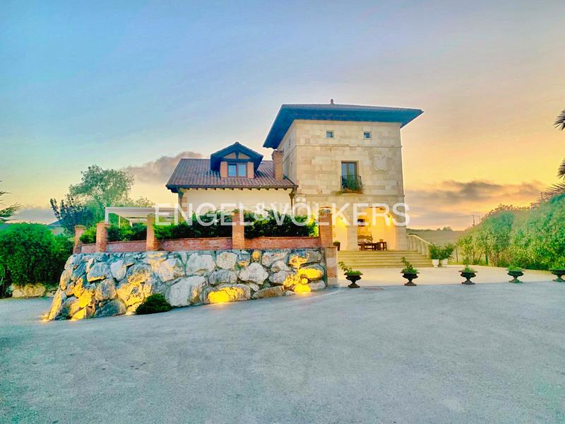 Foto 101430de-f7da-48cf-8d93-101a0412429e. Casa amb calefacció aparcament piscina a Liencres Piélagos