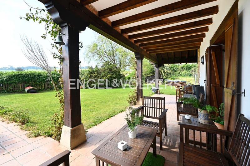 Foto 2b5d3b76-59ef-4b81-a3a2-b20f3ba887a0. Casa amb calefacció aparcament piscina a Liencres Piélagos