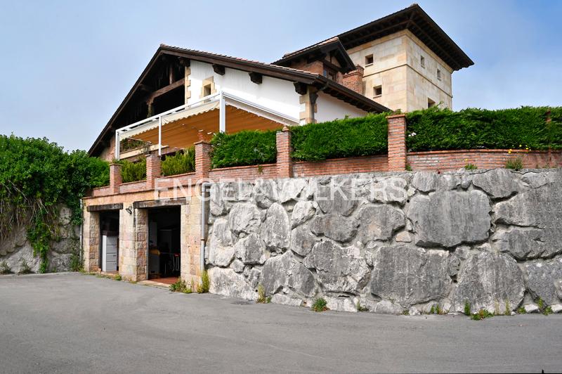 Foto 2cb12a39-ff48-40fc-820a-9bd5908919d7. Casa amb calefacció aparcament piscina a Liencres Piélagos