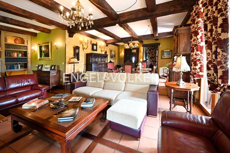 Foto 4b6215f8-29c1-4945-9a5c-3501128b5318. Casa amb calefacció aparcament piscina a Liencres Piélagos