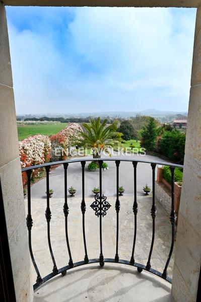 Foto 4d94764e-9d39-43d4-9d42-a8aed8594fa0. Casa amb calefacció aparcament piscina a Liencres Piélagos