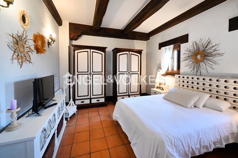 Foto 572524bf-ecfa-4cdc-aa7d-b3876d59215f. Casa amb calefacció aparcament piscina a Liencres Piélagos