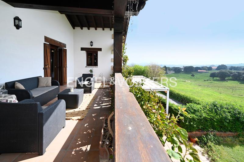 Foto 5d5698b4-66df-4c56-acb2-92ded6ad6220. Casa amb calefacció aparcament piscina a Liencres Piélagos