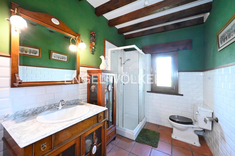 Foto 62de62b1-2a89-479b-9b55-f5daebbca96e. Casa amb calefacció aparcament piscina a Liencres Piélagos