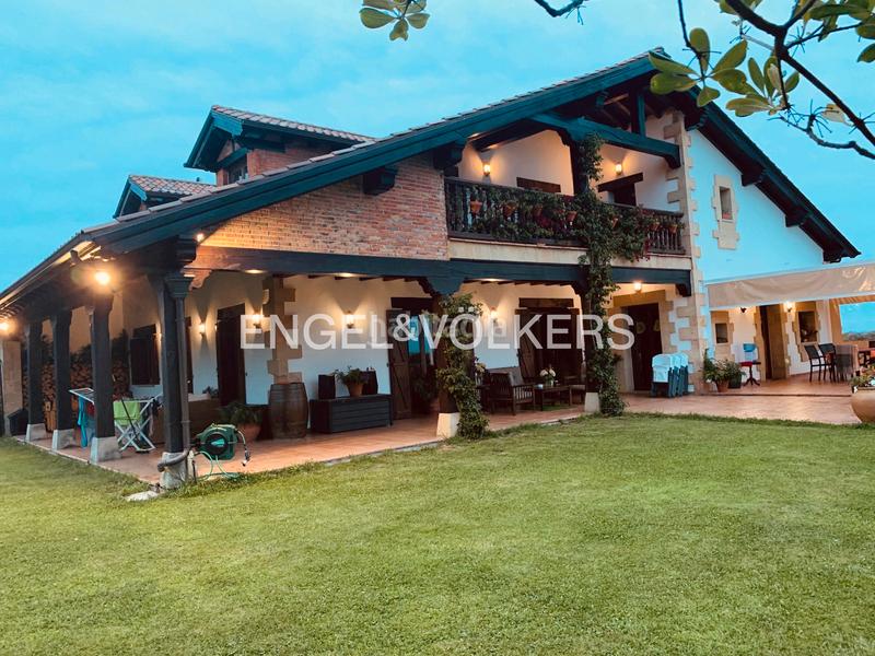 Foto 89e2200f-0859-4ece-9ff8-f2c10f8c13b8. Casa amb calefacció aparcament piscina a Liencres Piélagos