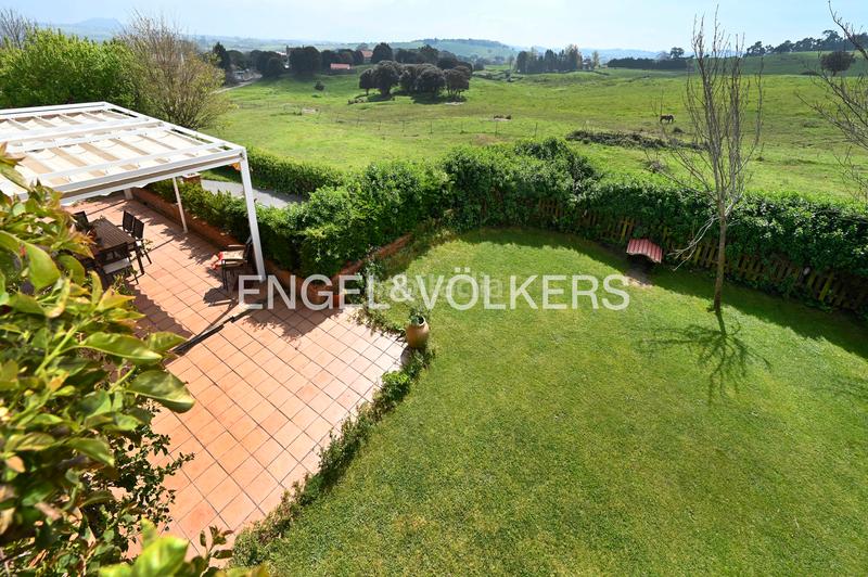 Foto 89f97c32-12f8-49aa-8b4f-852a9673ddcb. Casa amb calefacció aparcament piscina a Liencres Piélagos