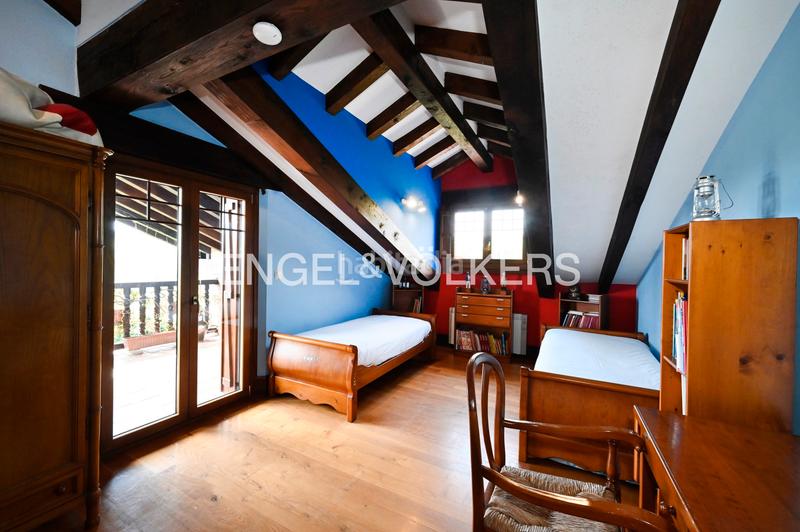 Foto 90ab241d-e16e-48e9-a35c-2703c02a6e3d. Casa amb calefacció aparcament piscina a Liencres Piélagos