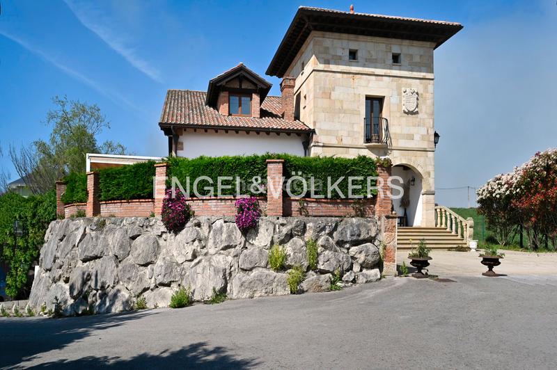 Foto bf9865ef-7c98-4aa8-bc33-945aa53cdbe1. Casa amb calefacció aparcament piscina a Liencres Piélagos