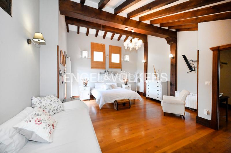 Foto f214c383-f250-45f9-ac77-86cc95acee2a. Casa amb calefacció aparcament piscina a Liencres Piélagos