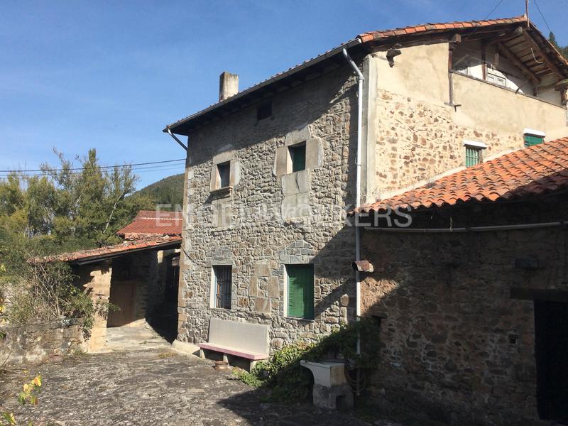 Foto 9b4ab976-1829-4d26-a6e4-9aea12fd6a8e. Casa amb calefacció a Cabezón de Liébana