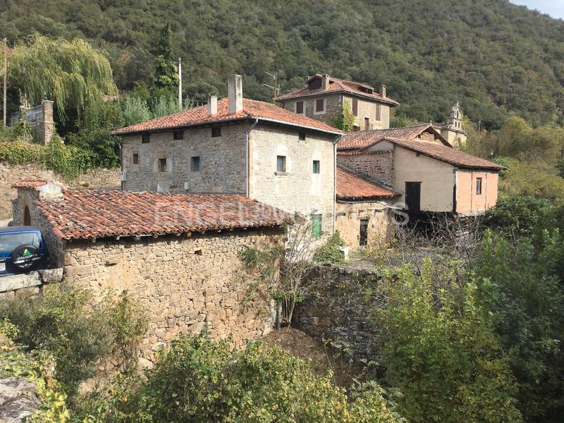 Foto bd60e43e-e65b-4ef9-96c2-2c94d6329811. Casa amb calefacció a Cabezón de Liébana