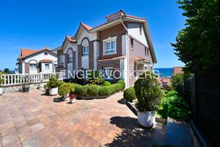 Maison jumelée  Calle aureliano linares rivas. Exclusivo chalet con vistas en castrourdiales