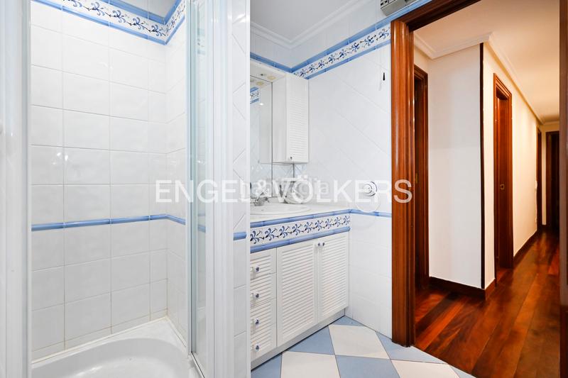 Foto 8d4a626c-1c5b-4be5-a952-3cdcec9591ad. Appartement avec chauffage parking dans El Sardinero Santander