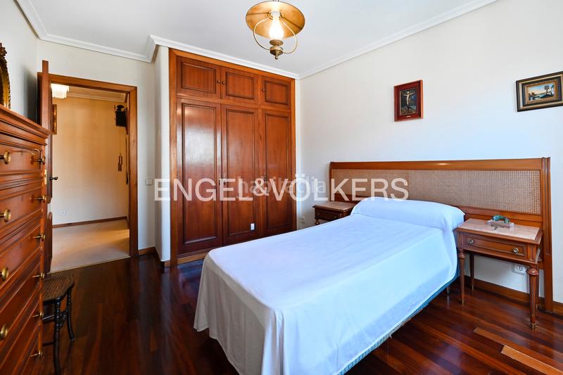 Foto 0d03a0b1-786d-4128-b71b-e305990f06f8. Appartement avec chauffage parking dans El Sardinero Santander