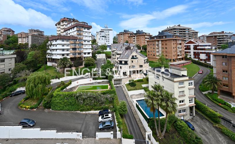 Foto 5a11940a-6f93-4ac2-bf41-31434e4876b5. Appartement avec chauffage parking dans El Sardinero Santander