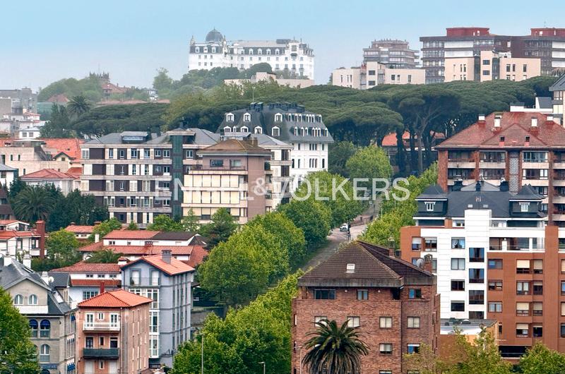 Foto 8d546815-5e7c-41bb-a62c-3f2e8402e3eb. Appartement avec chauffage parking dans El Sardinero Santander