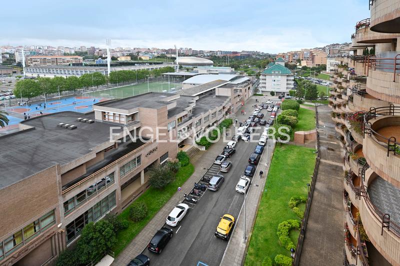 Foto f43aa672-1b97-4102-a394-bb7dadf7add6. Appartement avec chauffage parking dans El Sardinero Santander