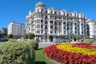 Apartament  Castelar. Excelente piso recién reformado junto a la bahía