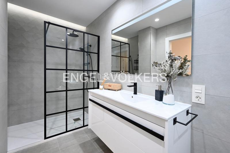 Foto ab14eec7-1350-46e0-9316-0e11046d76b8. Apartamento excelente piso recién reformado junto a la bahía en Santander