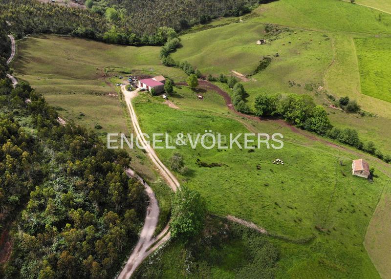 Foto 3edc082f-cb19-4f80-8bdf-f5054248c575. Terreno residenziale in Renedo Piélagos