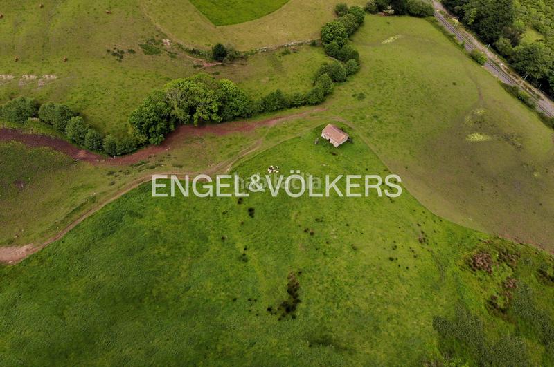 Foto 4068b6e1-35e2-4ebf-8c3e-25bcaa28528c. Terreno residenziale in Renedo Piélagos