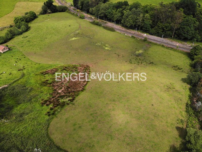 Foto 92c87079-42da-4921-9a6c-b162dab72a11. Terreno residenziale in Renedo Piélagos