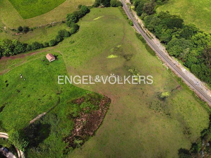 Foto a999139d-4c09-4c5d-a522-bd5afe76addc. Terreno residenziale in Renedo Piélagos