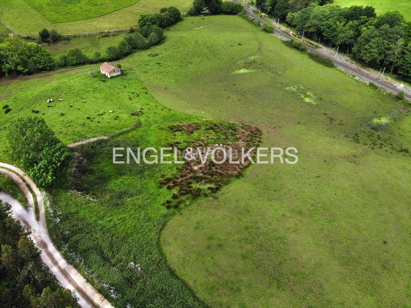 Foto e0a1b766-6eb6-4aa2-a8cc-bf043a216538. Terreno residenziale in Renedo Piélagos