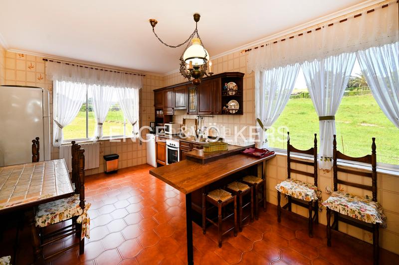 Foto c4a43a50-91d1-493c-94d6-23bf8bc7a084. Casa magnífica casa en villapresente, en Reocín