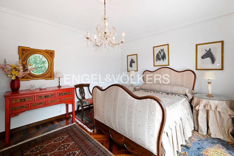 Foto f4b33677-8750-4033-a2a6-97ec6bd7a000. Casa magnífica casa en villapresente, en Reocín