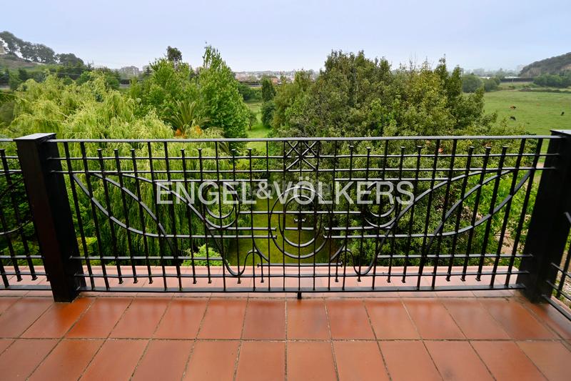 Foto 4c696c99-6b05-47ac-8def-6d928e59c791. Casa majestuosa casa rural en Colindres