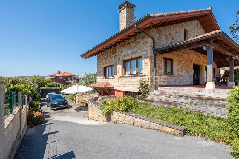 Foto 371ac971-27e4-4e0f-a146-1d1cd5a226d5. Maison avec chauffage parking dans Ajo Bareyo