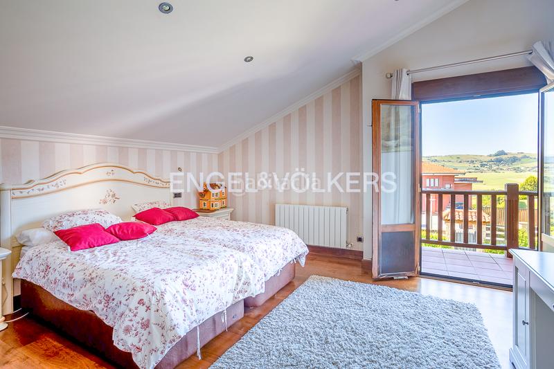 Foto 45c460f5-7739-4861-bd01-7480d43301fd. Maison avec chauffage parking dans Ajo Bareyo