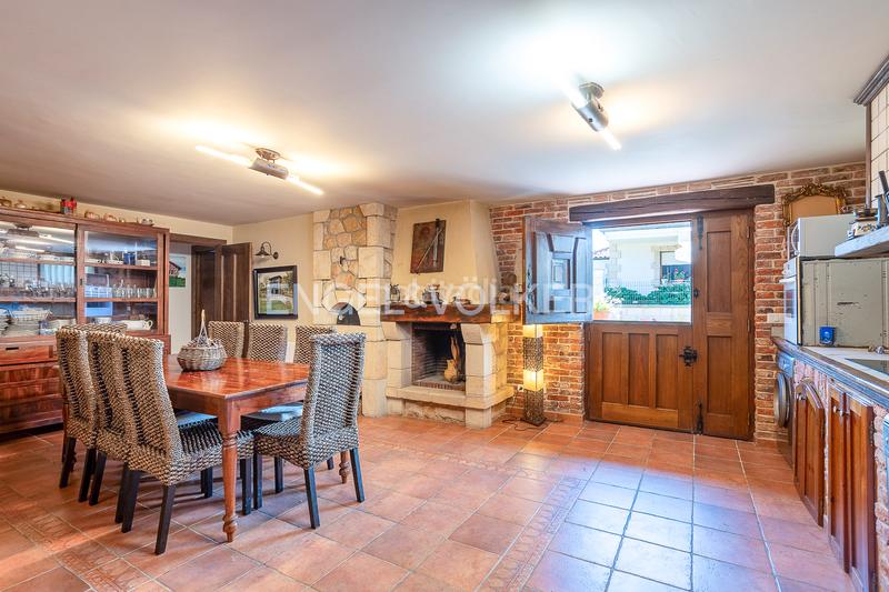 Foto df422959-6352-48e7-86b9-214758436241. Maison avec chauffage parking dans Ajo Bareyo