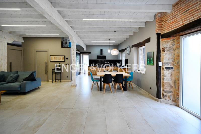 Foto 952d1783-a679-4fe2-ae04-057e2a5b5950. Casa amb calefacció aparcament a Escobedo Camargo