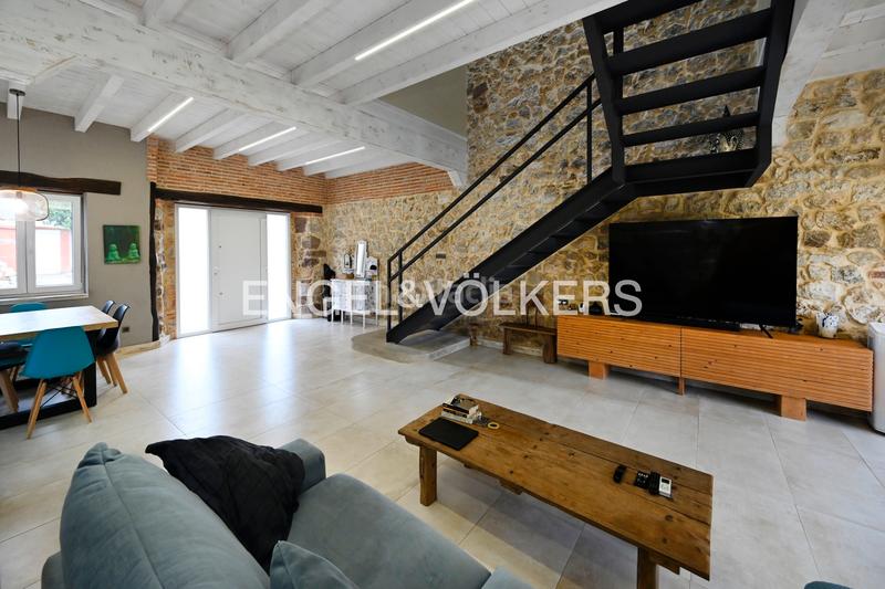 Foto cbd5ec23-4acf-4a04-b453-c171a134786b. Casa amb calefacció aparcament a Escobedo Camargo