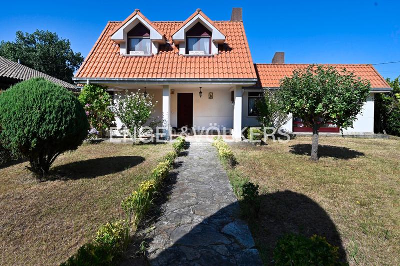 Foto 201dbd20-f2d9-42f4-a73d-efc28fb9d1f1. Casa amb calefacció a Suances