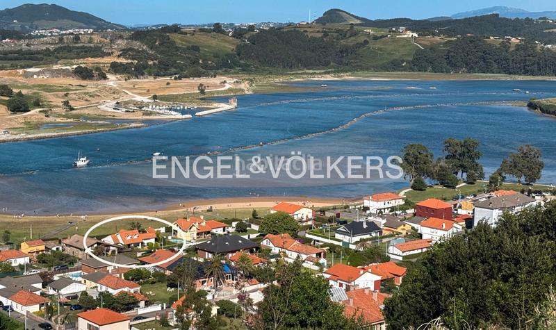 Foto 290f7892-48a6-4e59-937c-8d366f0acda5. Casa amb calefacció a Suances