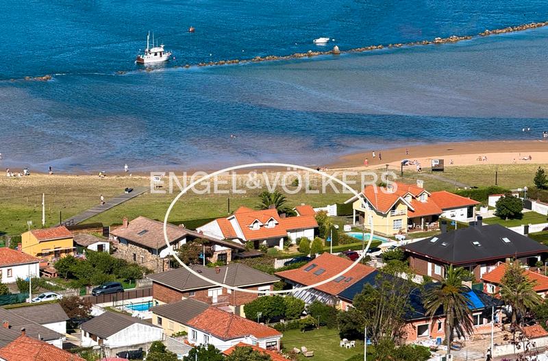 Foto 7ccdfafb-196b-45f0-accd-ca6416a6b172. Casa amb calefacció a Suances