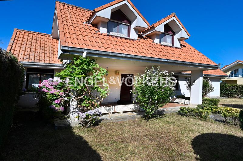 Foto 92ebfeee-7474-4ba2-861f-662e4781d91a. Casa amb calefacció a Suances