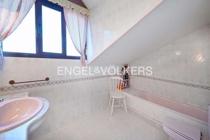 Foto efd38e5e-6c31-4eea-b62a-c2771494e5a3. Casa amb calefacció a Suances